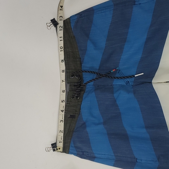 🆕Quicksilver young boy's board shorts/ swim tanks - Picture 7 of 8